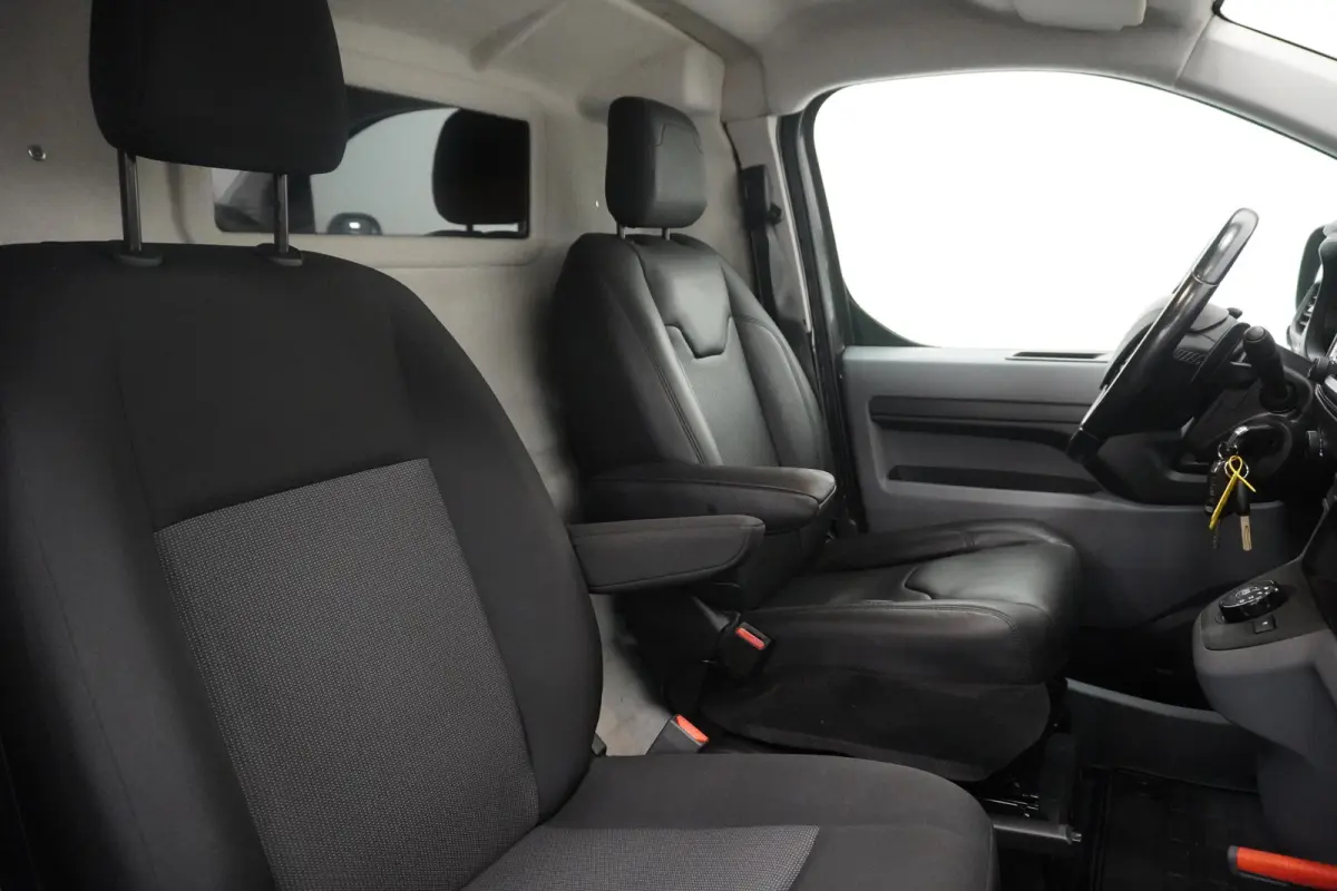 2.0 BlueHDI 145PK L2 Automaat EURO 6 - Airco - Cruise - Camera - €15.900,- Excl.