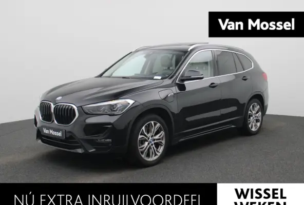 xDrive25e | PANORAMADAK | ACHTERUITRIJCAMERA | ELEKTRISCHE KOFFERKLEP | CLIMATE CONTROL | CRUISE CONTROL | LEDEREN BEKLEDING |