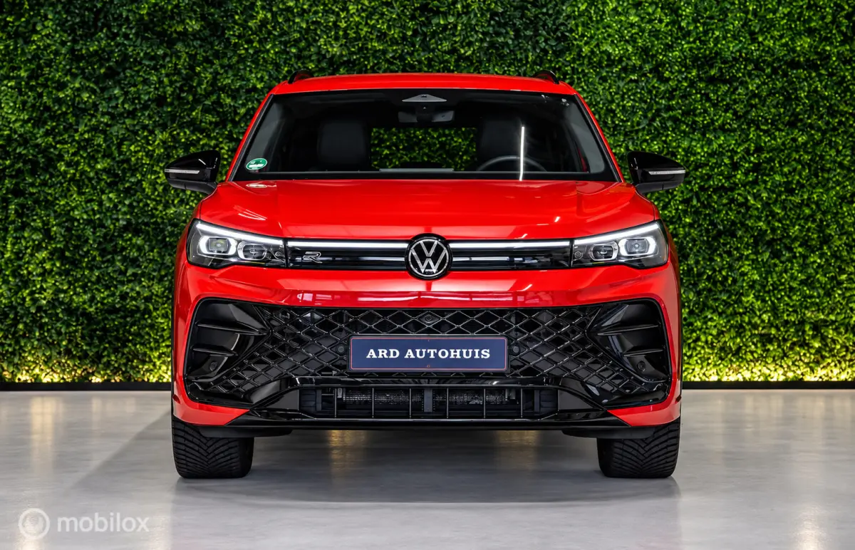 1.5 eHybrid R-Line|Leer|Massage|Trekh.|IQ|NL-auto|Stoelventilatie|Black-Style