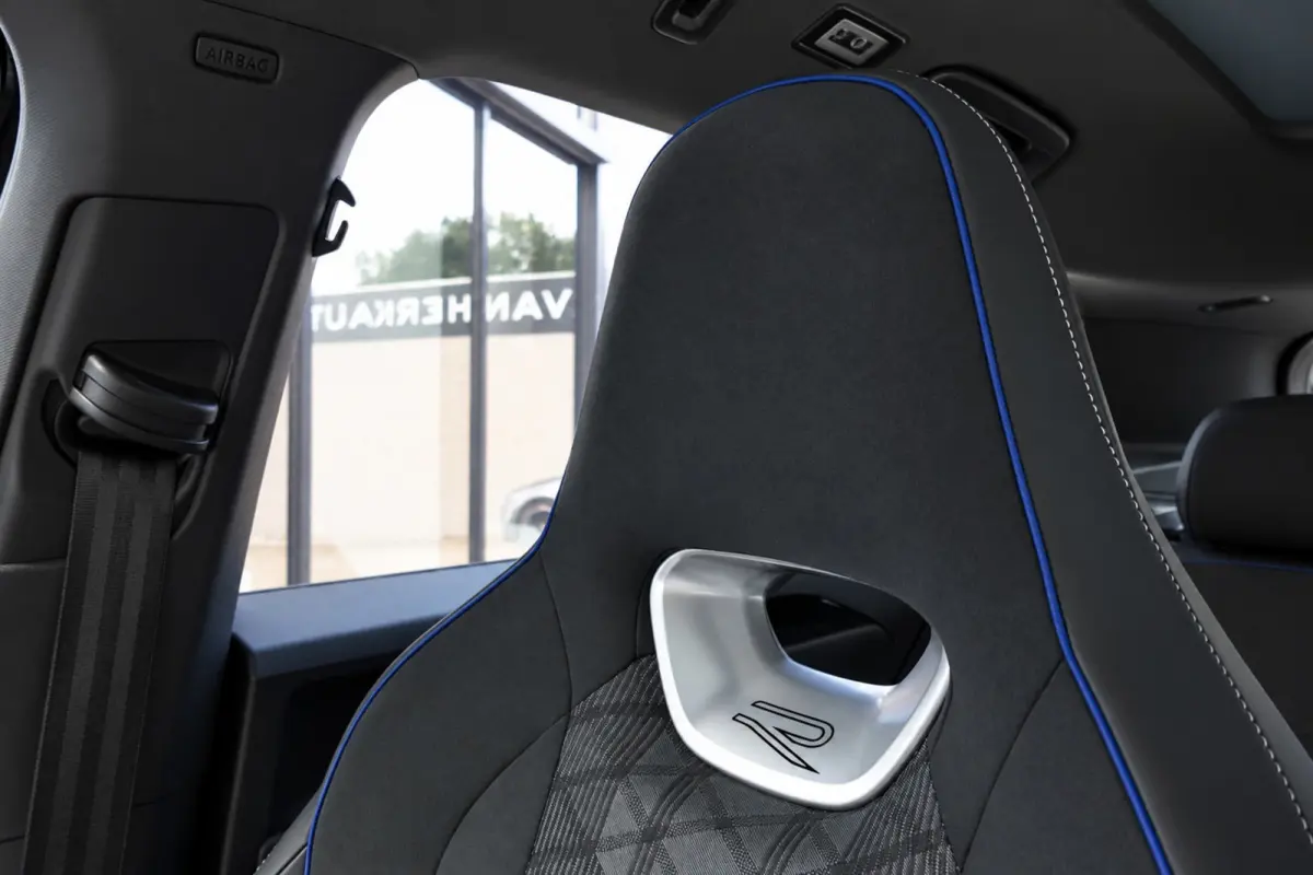 1.5 eTSI R-Line Business PANO KEYLESS H&K