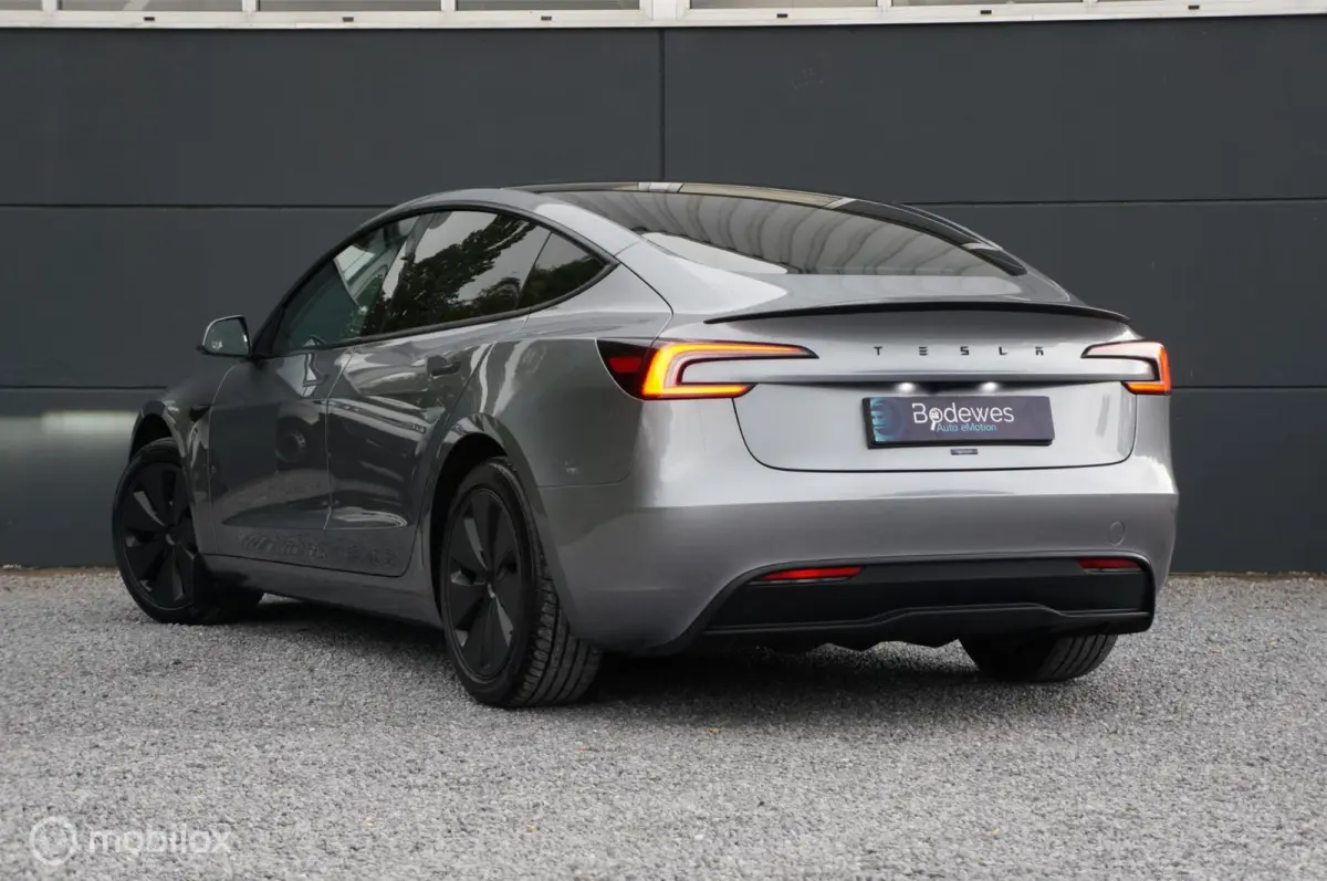 Premium Long Range RWD 78 kWh FSD Pan Garantie