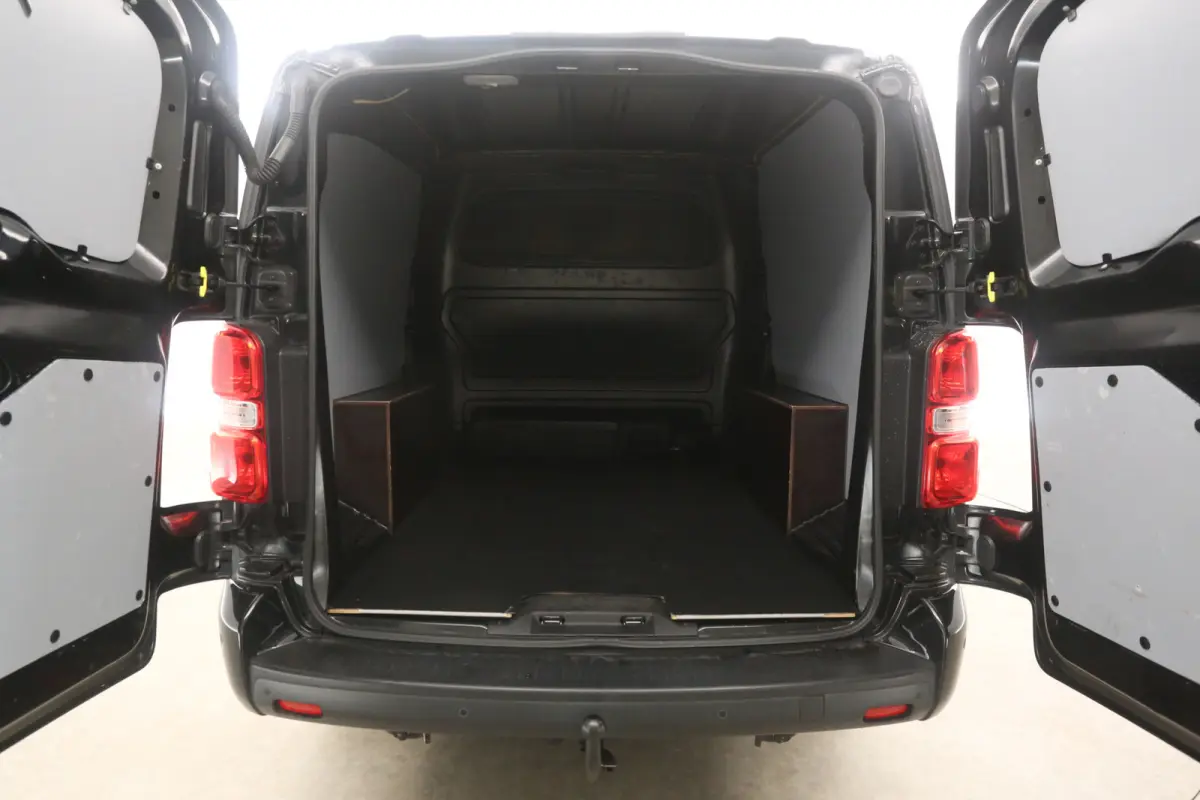 2.0 BlueHDI 145PK L3H1 | Dubbele Cabine | Airco | Camera | Cruise | Carplay | Trekhaak | 2xSchuifdeur