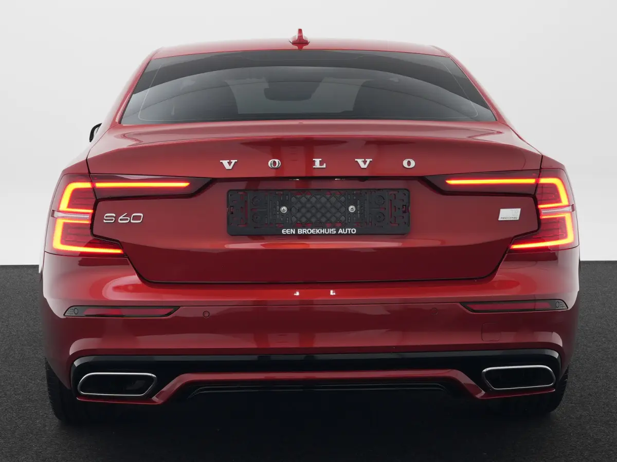 T8 Recharge AWD Plus Dark | Long Range | 455pk | 360° Camera | Privacy Glass | 19" | Elek bestuurderstoel | Keyless