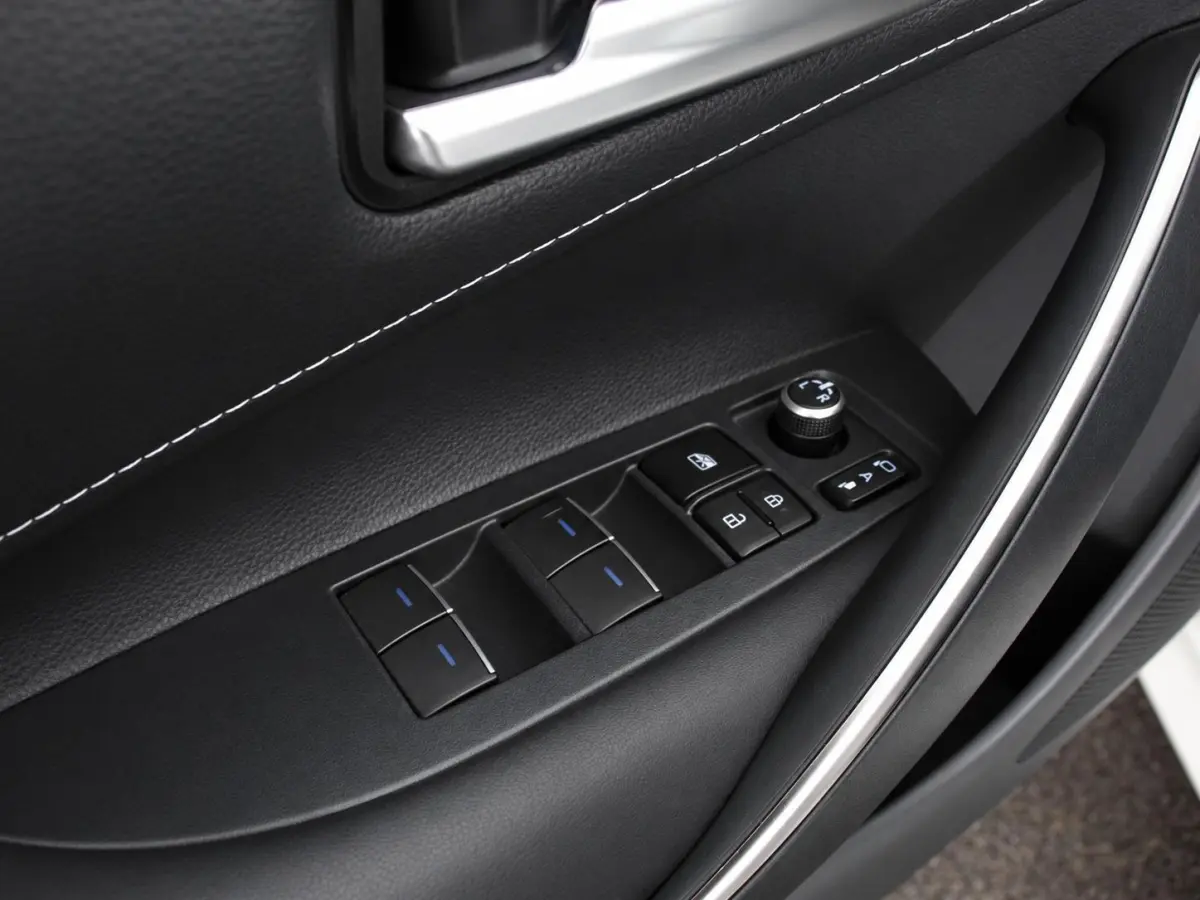 2.0 Hybrid Business Smart Climate control Cruise control Camera Keyless Navigatie Apple Carplay/ Android Auto Stoel + stuur verwarming