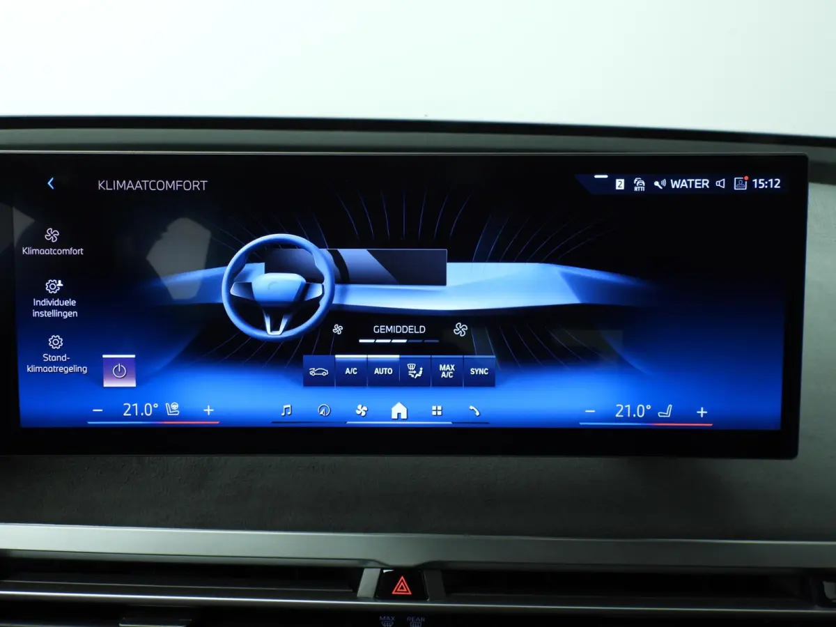 xDrive45 | M-Sportpakket | LED | HUD | Active cruise | Trekhaak | Keyles go | SOH 99% | DAB | Harman-kardon sound | Alu 23 inch