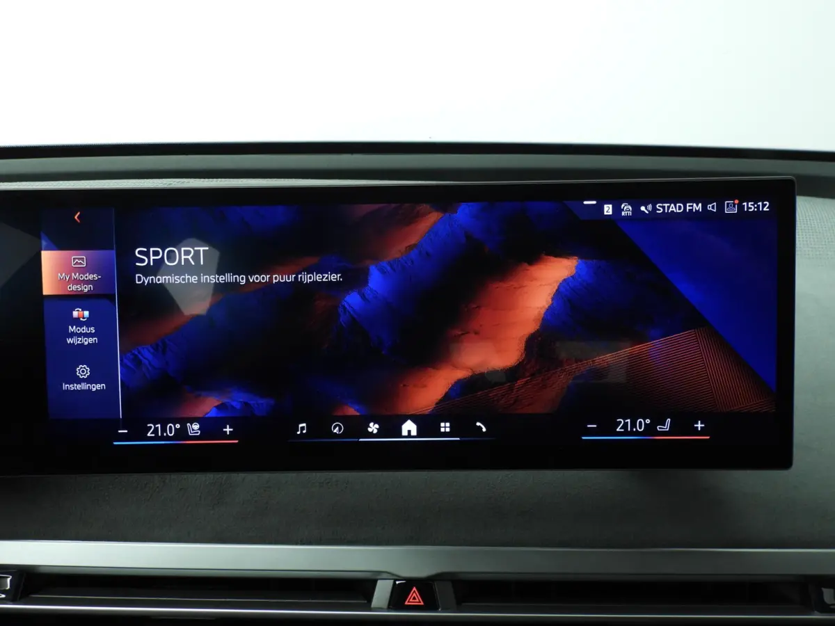 xDrive45 | M-Sportpakket | LED | HUD | Active cruise | Trekhaak | Keyles go | SOH 99% | DAB | Harman-kardon sound | Alu 23 inch