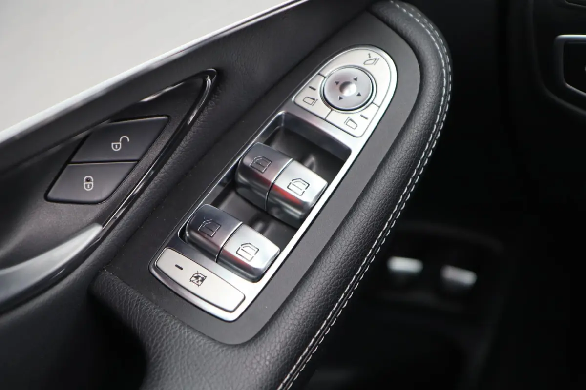 4MATIC Premium Plus | PANO ☀️ | BURMESTER 🎵 | BLIS 👀 | CARPLAY 📱 | CAMERA 📸 | SFEERVERLICHTING ✨