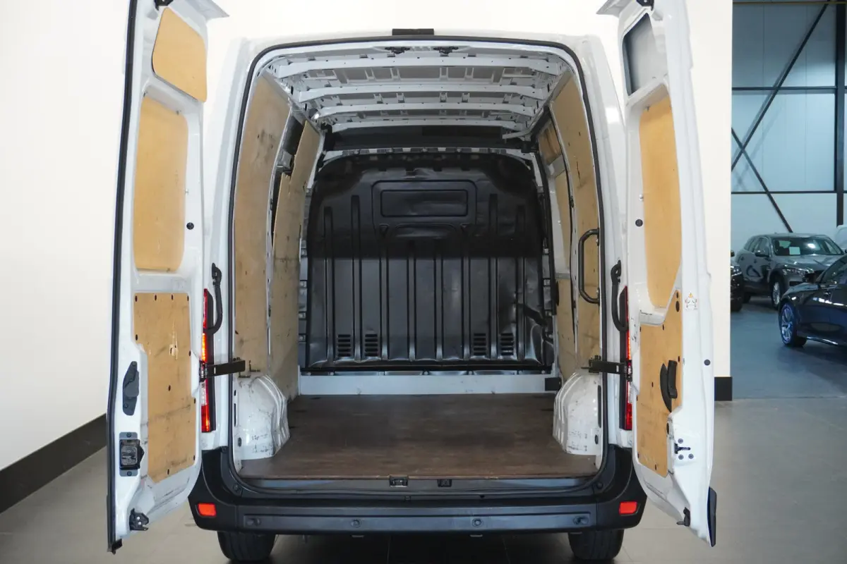 2.3 dCi 150PK L2H2 - EURO 6 - Airco - Cruise - PDC - €13.950,- Excl.