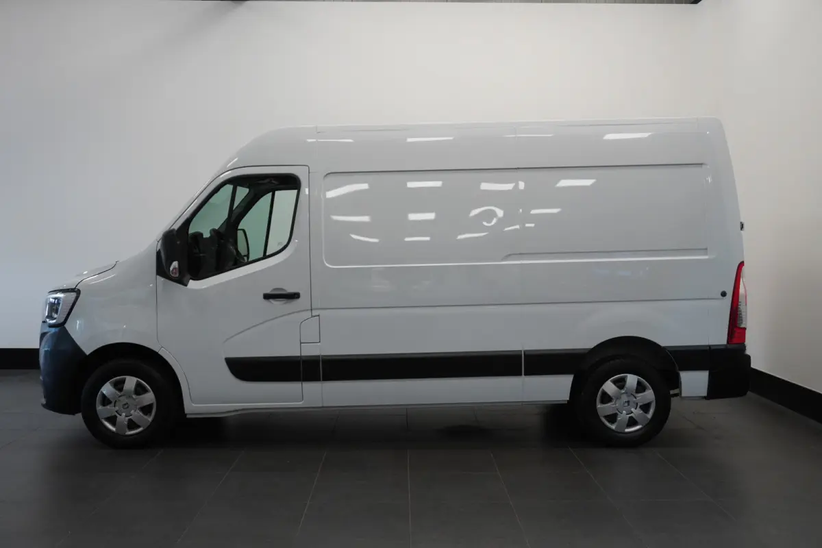 2.3 dCi 150PK L2H2 - EURO 6 - Airco - Cruise - PDC - €13.950,- Excl.