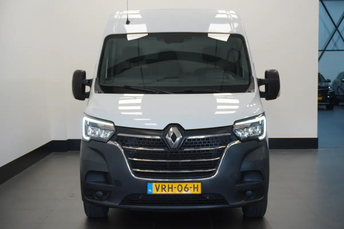 2.3 dCi 150PK L2H2 - EURO 6 - Airco - Cruise - PDC - €13.950,- Excl.