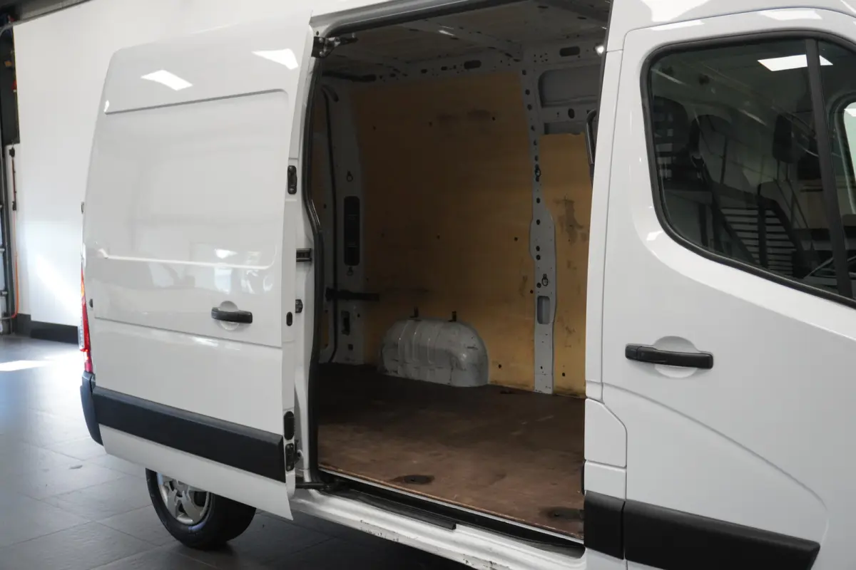 2.3 dCi 150PK L2H2 - EURO 6 - Airco - Cruise - PDC - €13.950,- Excl.
