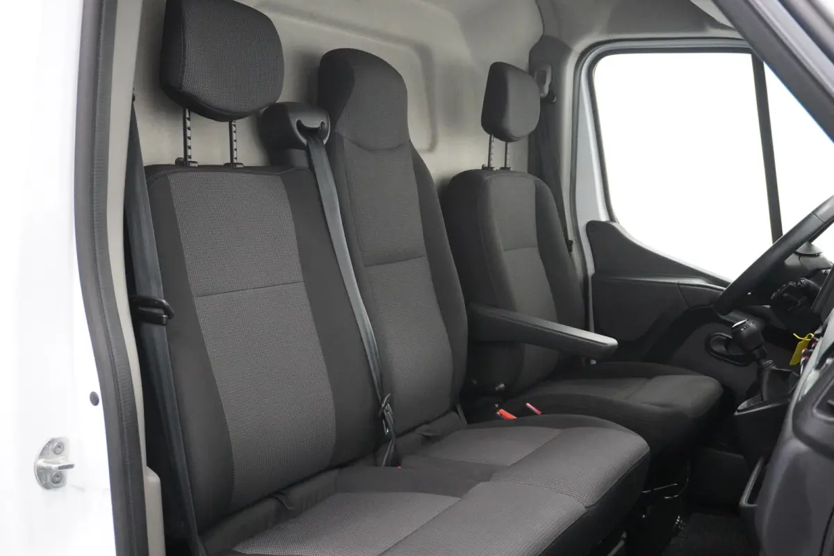 2.3 dCi 150PK L2H2 - EURO 6 - Airco - Cruise - PDC - €13.950,- Excl.