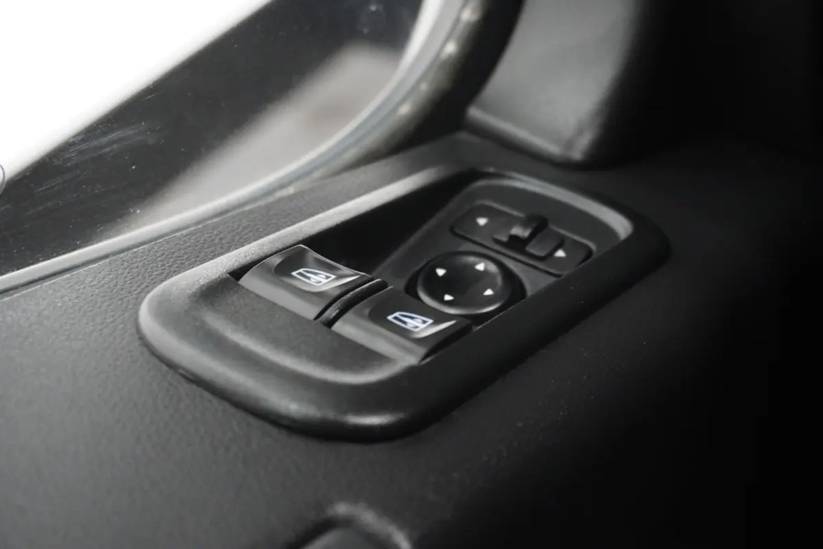 2.3 dCi 150PK L2H2 - EURO 6 - Airco - Cruise - PDC - €13.950,- Excl.