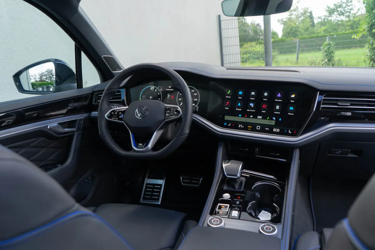 R 3.0 TSI eHybrid 4MOTION / 5 Jaar Fabrieksgarantie/ Puglia/ Standkachel/ Luchtvering/ Adaptive Cruise Control/ Panoramadak/ 340kW (461PK)