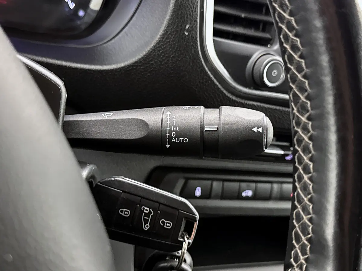 2.0 BlueHDI 122 Long Premium Navigatie Camera Trekhaak Stoelverwarming Climate control