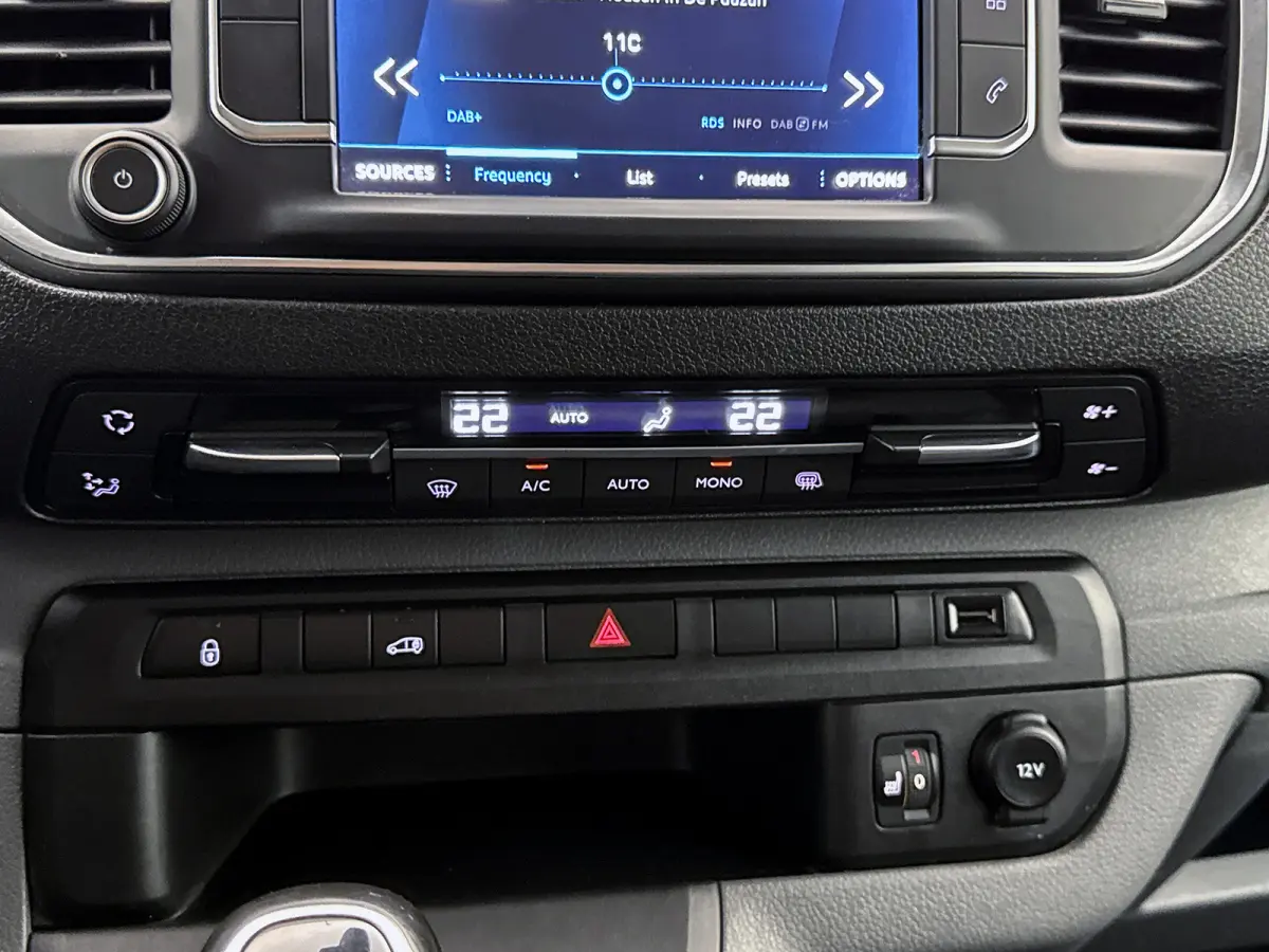 2.0 BlueHDI 122 Long Premium Navigatie Camera Trekhaak Stoelverwarming Climate control