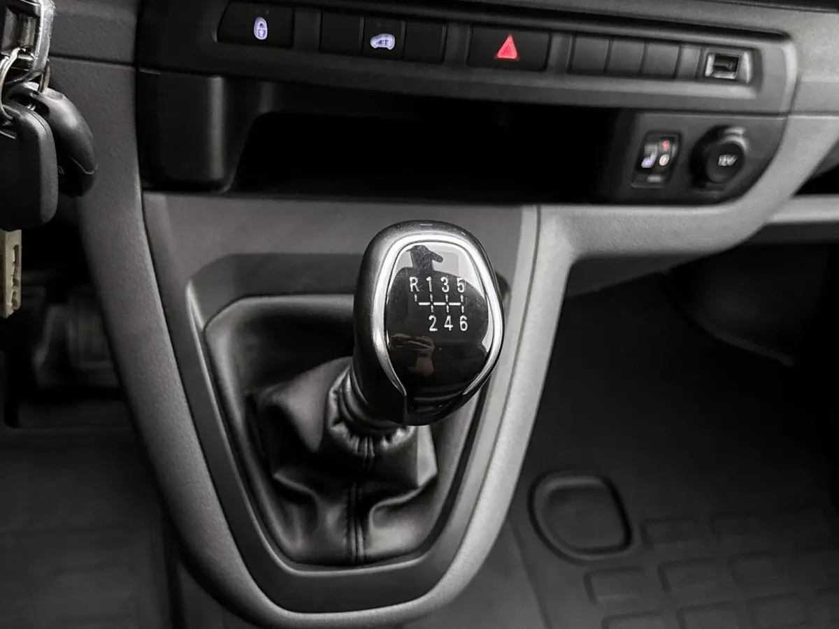 2.0 BlueHDI 122 Long Premium Navigatie Camera Trekhaak Stoelverwarming Climate control
