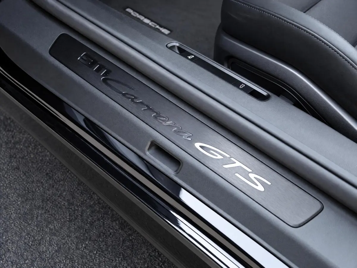 3.6 T-Hybrid Carrera GTS |Lift |InnoDrive |achterasbesturing| HD Matrix |