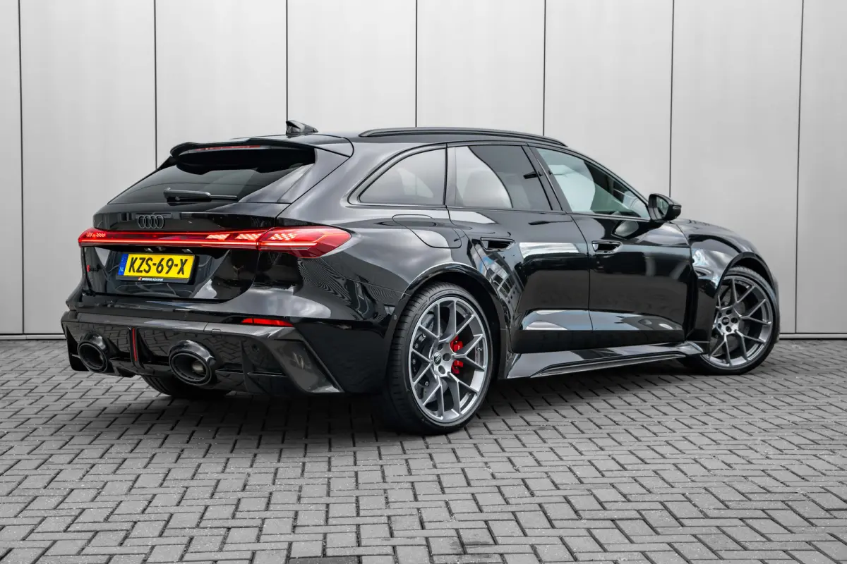 RS 5 Avant e-hybrid 470 kW / 639 PK Ceramische remmen | Carbon In&Exterieur | Panorama Dak | Stoelventilatie en Massage
