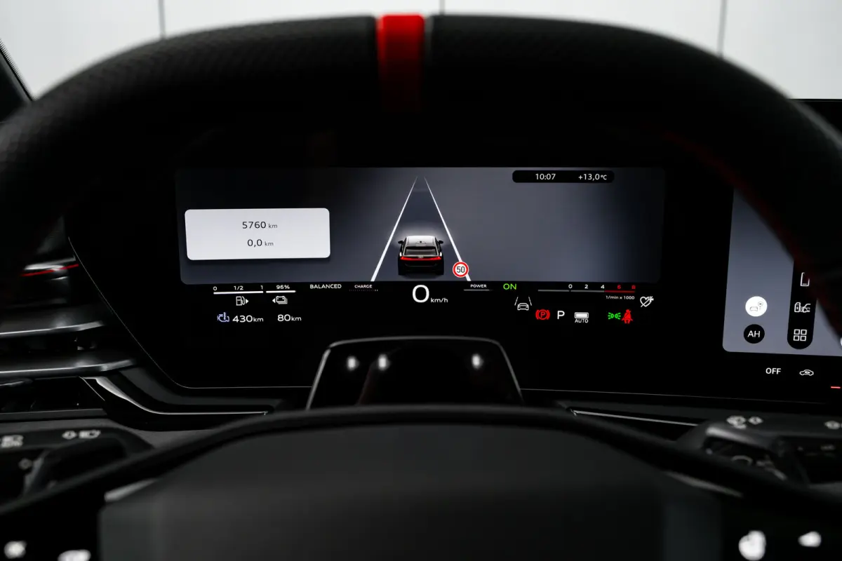 RS 5 Avant e-hybrid 470 kW / 639 PK Ceramische remmen | Carbon In&Exterieur | Panorama Dak | Stoelventilatie en Massage