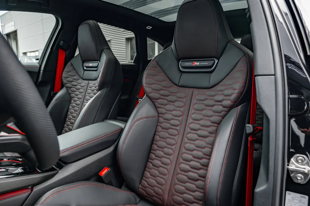 RS 5 Avant e-hybrid 470 kW / 639 PK Ceramische remmen | Carbon In&Exterieur | Panorama Dak | Stoelventilatie en Massage