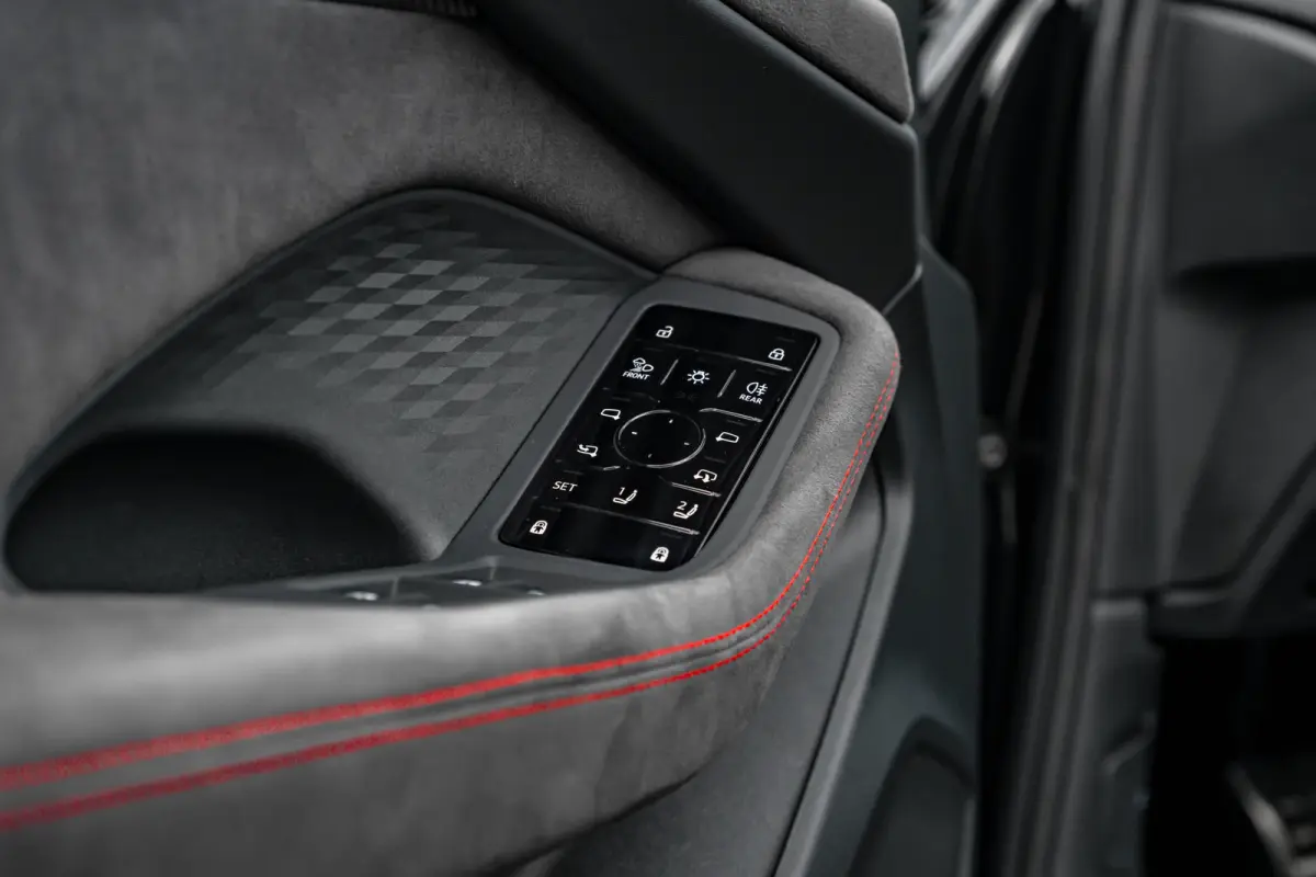 RS 5 Avant e-hybrid 470 kW / 639 PK Ceramische remmen | Carbon In&Exterieur | Panorama Dak | Stoelventilatie en Massage