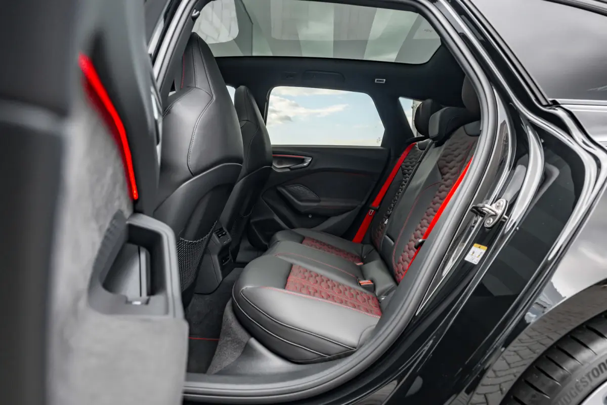 RS 5 Avant e-hybrid 470 kW / 639 PK Ceramische remmen | Carbon In&Exterieur | Panorama Dak | Stoelventilatie en Massage