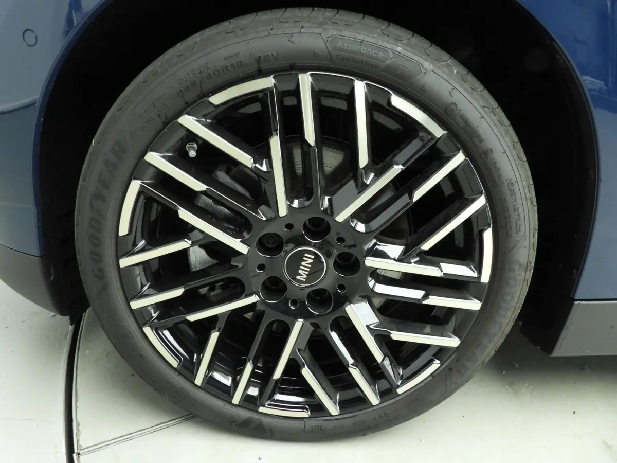 3-Deurs SE Favoured M 54.2 kWh Panoramadak | Comfort Access | Head-Up | Stoelverwarming | SOH 100%