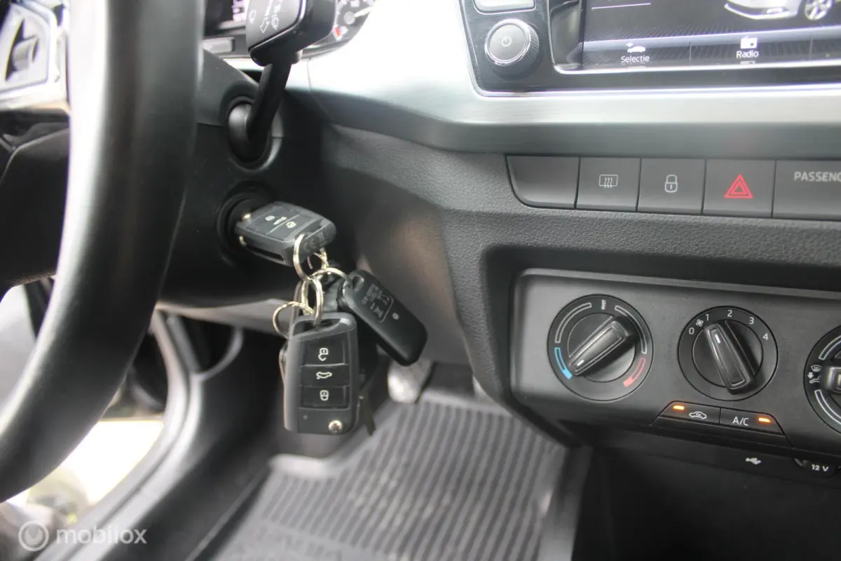 1.0 TSI Ambition | 1e Eigenaar | NL Auto | Airco | Cruise control |Apple Carplay/Android Auto | Navigatie.