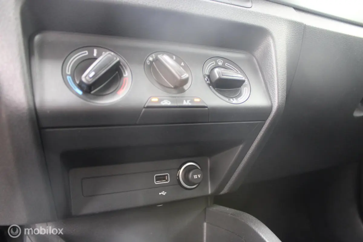 1.0 TSI Ambition | 1e Eigenaar | NL Auto | Airco | Cruise control |Apple Carplay/Android Auto | Navigatie.