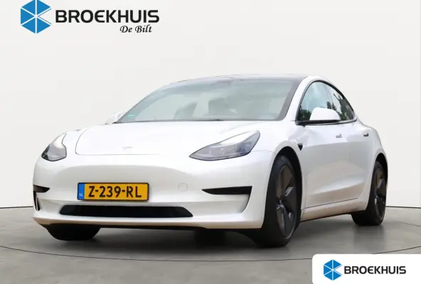 Standard RWD Plus 60 kWh | STOELVERWARMING | ALL SEASON | ELEKTR. STOEL INCL. MEMORY | PANORAMADAK | PARK SENS V+A | LEDER | CLIMA
