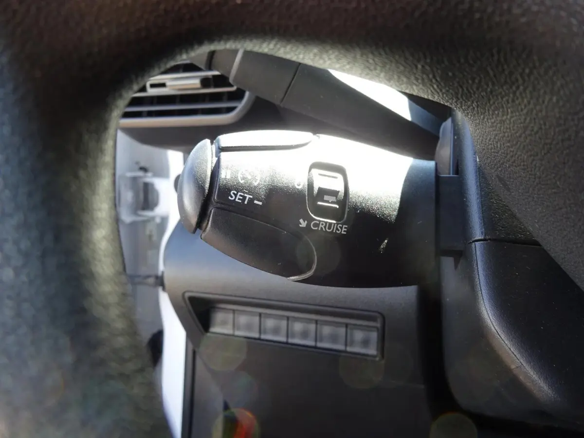 1.2 PureTech Pro BENZINE AIRCO NAVI CRUISE CONTROL PDC SCHUIFDEUR