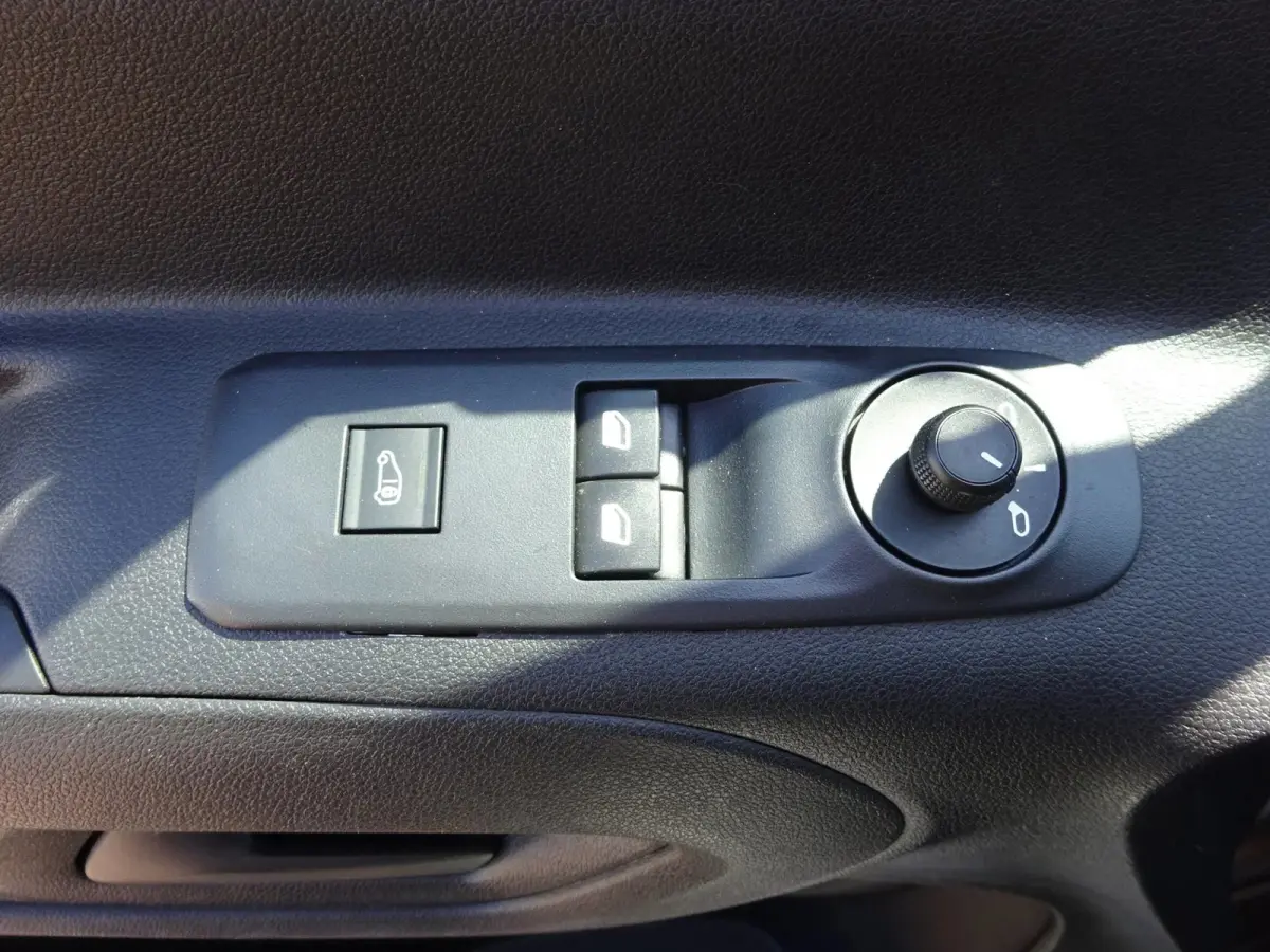 1.2 PureTech Pro BENZINE AIRCO NAVI CRUISE CONTROL PDC SCHUIFDEUR