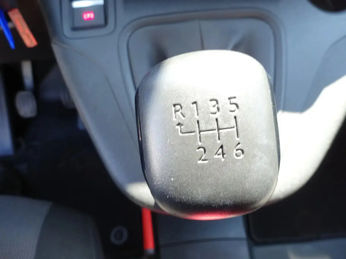 1.2 PureTech Pro BENZINE AIRCO NAVI CRUISE CONTROL PDC SCHUIFDEUR