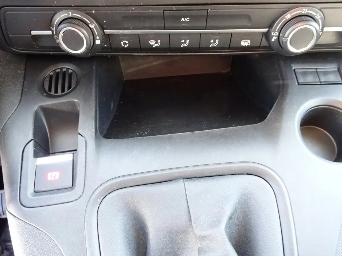1.2 PureTech Pro BENZINE AIRCO NAVI CRUISE CONTROL PDC SCHUIFDEUR