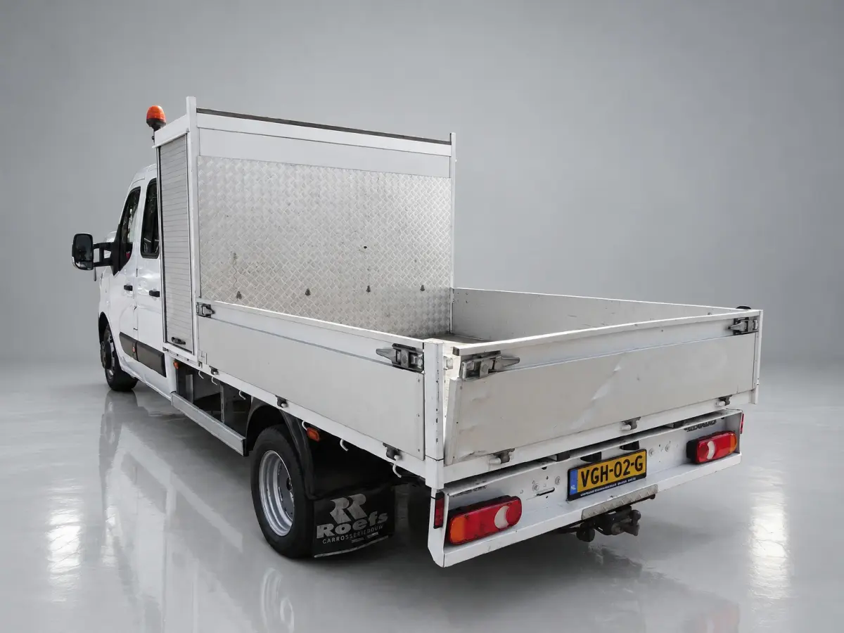 T35 2.3 dCi 145 L4 DL DUBBELE CABINE OPEN LAADBAK