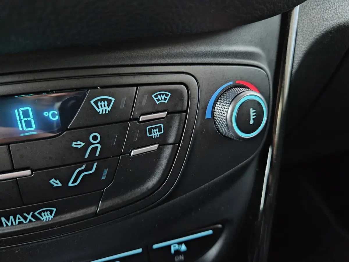 1.0 EcoBoost Titanium NAP! Airco! Cruise Control! Camera! Navigatie! Nette Auto!