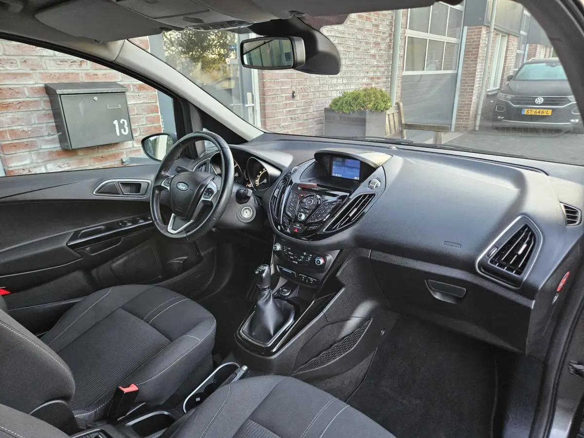 1.0 EcoBoost Titanium NAP! Airco! Cruise Control! Camera! Navigatie! Nette Auto!