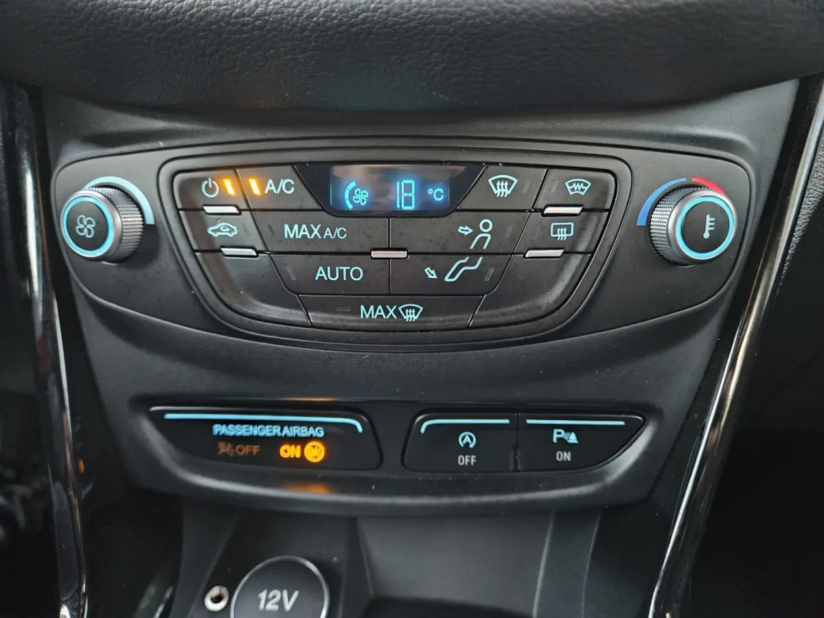 1.0 EcoBoost Titanium NAP! Airco! Cruise Control! Camera! Navigatie! Nette Auto!