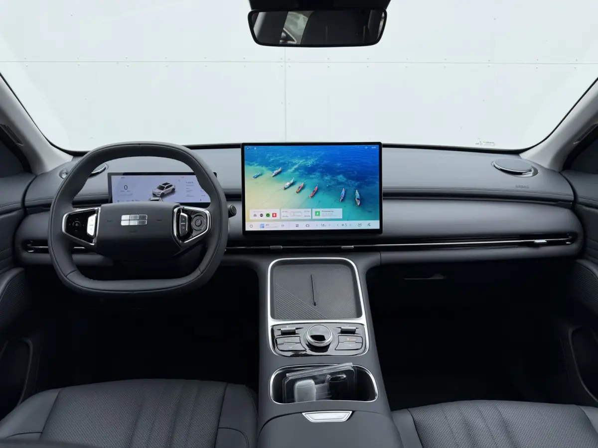 1.5 Pro PHEV | 83 km Elektrisch | 8 jaar Garantie | 360 Camera | Geely Specialist