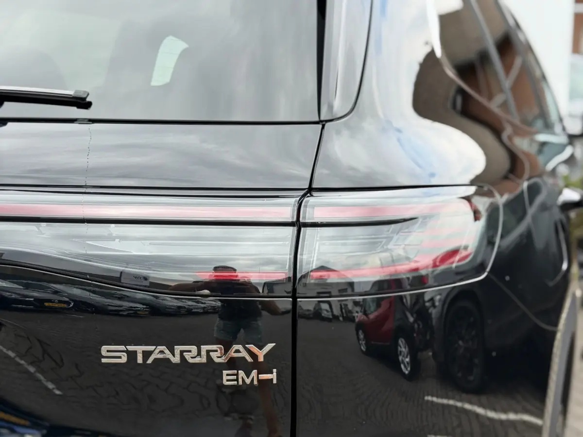 1.5 Pro PHEV | 83 km Elektrisch | 8 jaar Garantie | 360 Camera | Geely Specialist