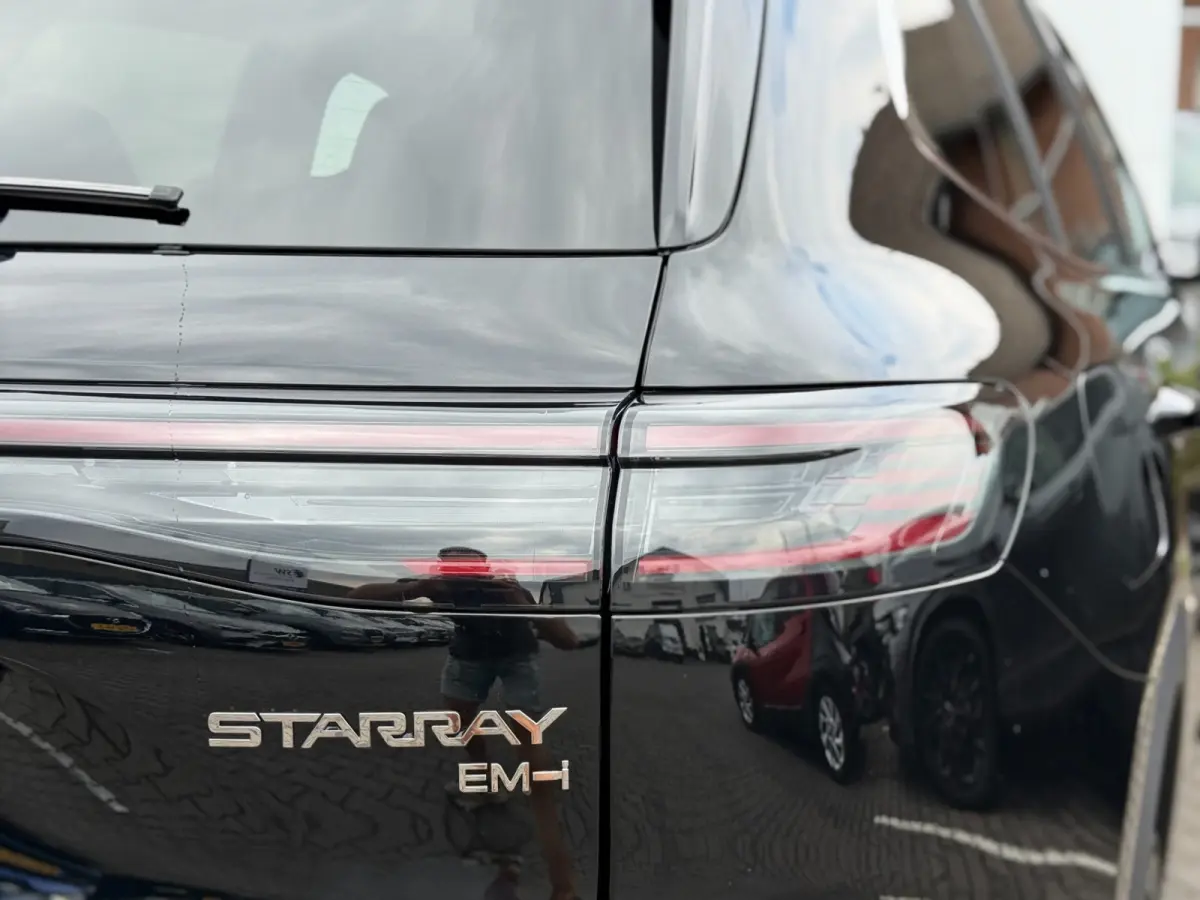 1.5 Pro PHEV | 83 km Elektrisch | 8 jaar Garantie | 360 Camera | Geely Specialist