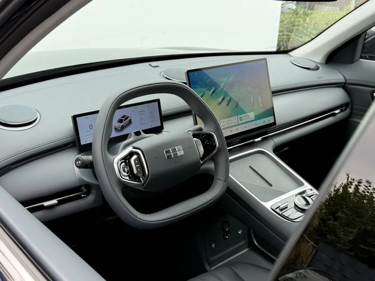 1.5 Pro PHEV | 83 km Elektrisch | 8 jaar Garantie | 360 Camera | Geely Specialist