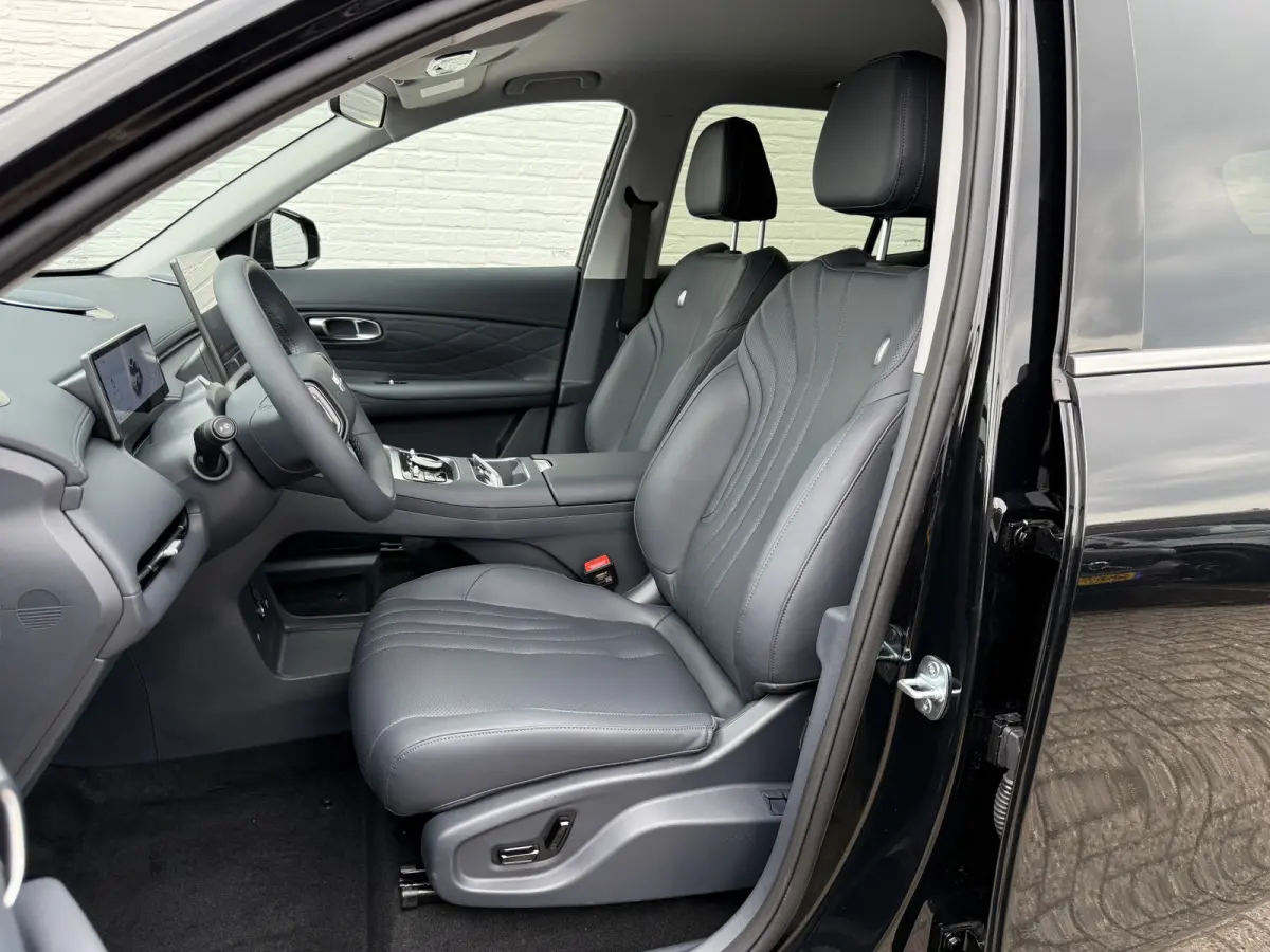 1.5 Pro PHEV | 83 km Elektrisch | 8 jaar Garantie | 360 Camera | Geely Specialist
