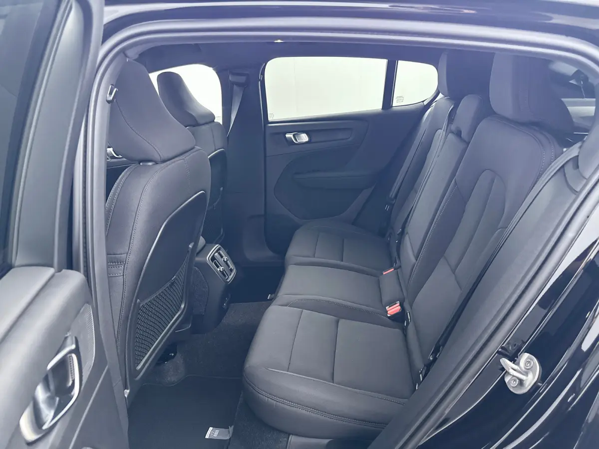 Single Motor Plus Black Edition Europa 70 kWh | 20" | Elektr. verst. Stoelen | Harman Kardon | Panoramadak | Adaptieve Cruise | BLIS | Stoel/Stuurverwarming | Warmtepomp