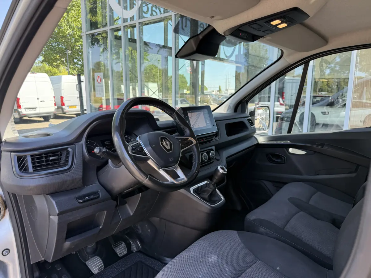 2.0 dCi 130 T29 L2H1 DC 6 Pers. Work Edition | Navi | Carplay | PDC | LED