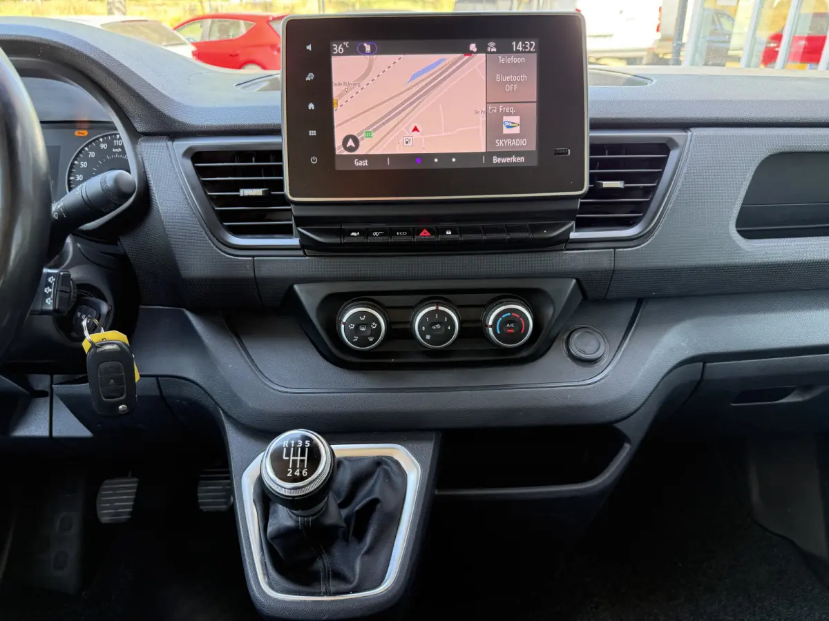 2.0 dCi 130 T29 L2H1 DC 6 Pers. Work Edition | Navi | Carplay | PDC | LED