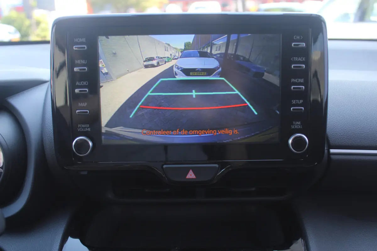 1.5 Hybrid Active l Adaptief Cruise Control l Lane Assist l Achteruitrijcamera l Climate control l Apple carplay/ android auto l Elektrisch inklapbare buitenspiegels l Verwarmbare Spiegels