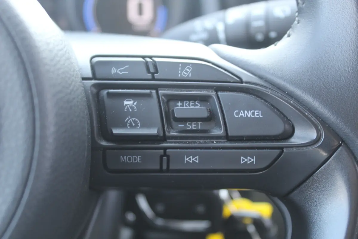 1.5 Hybrid Active l Adaptief Cruise Control l Lane Assist l Achteruitrijcamera l Climate control l Apple carplay/ android auto l Elektrisch inklapbare buitenspiegels l Verwarmbare Spiegels