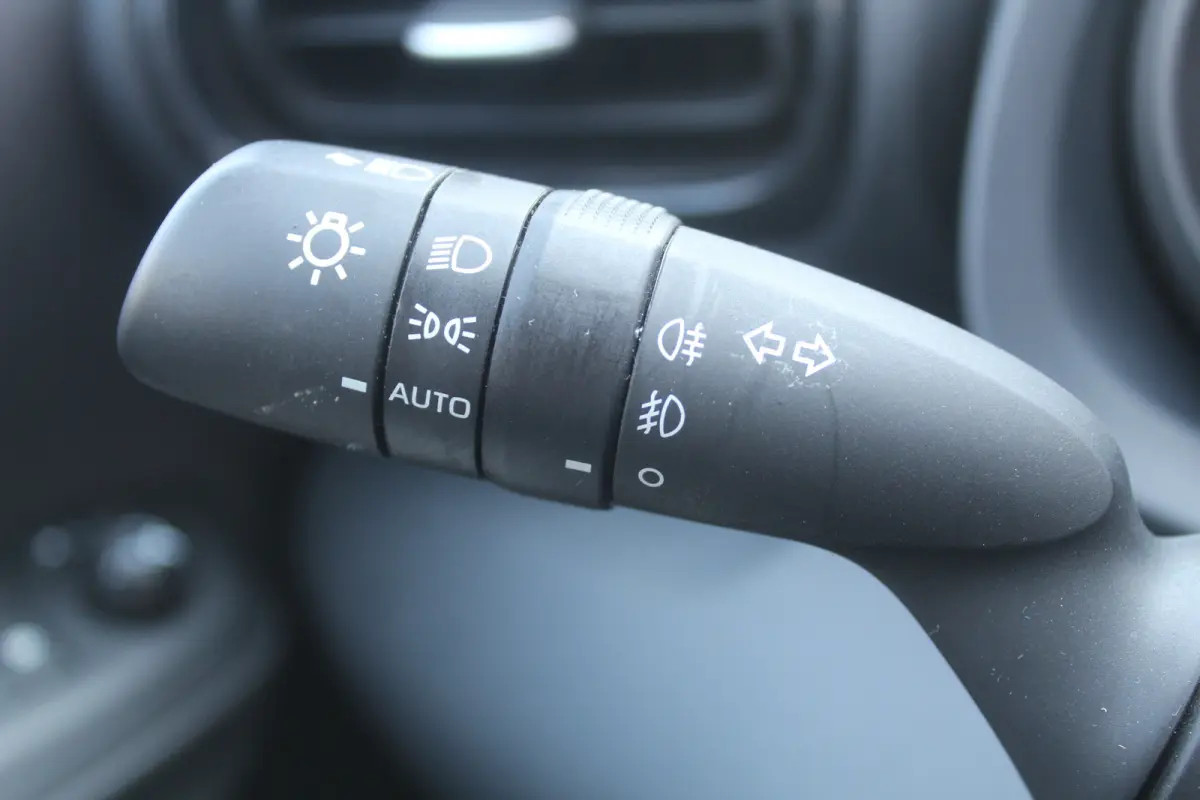 1.5 Hybrid Active l Adaptief Cruise Control l Lane Assist l Achteruitrijcamera l Climate control l Apple carplay/ android auto l Elektrisch inklapbare buitenspiegels l Verwarmbare Spiegels